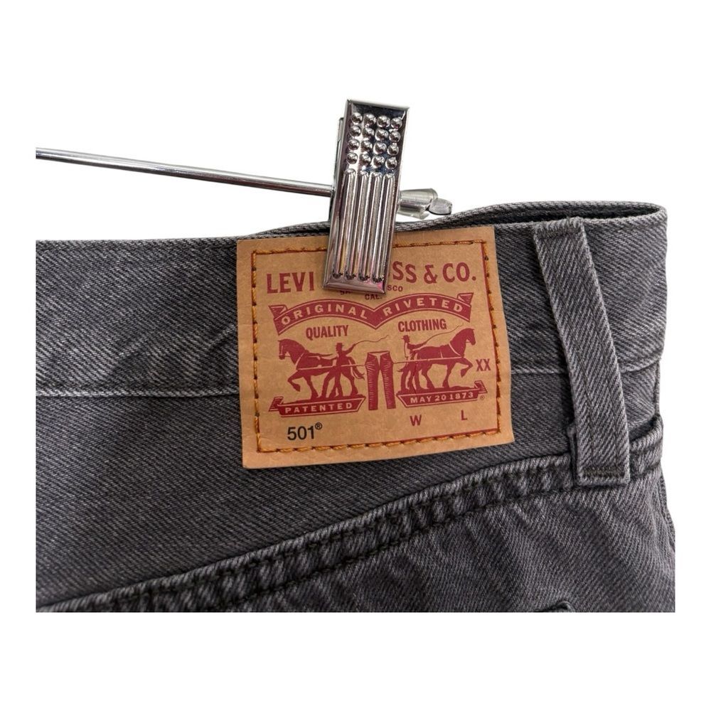 Levi's 501 Jeans Black Button Fly Frayed Hem Ankle High Rise Size 31x26 Waist 31 - Picture 3 of 9